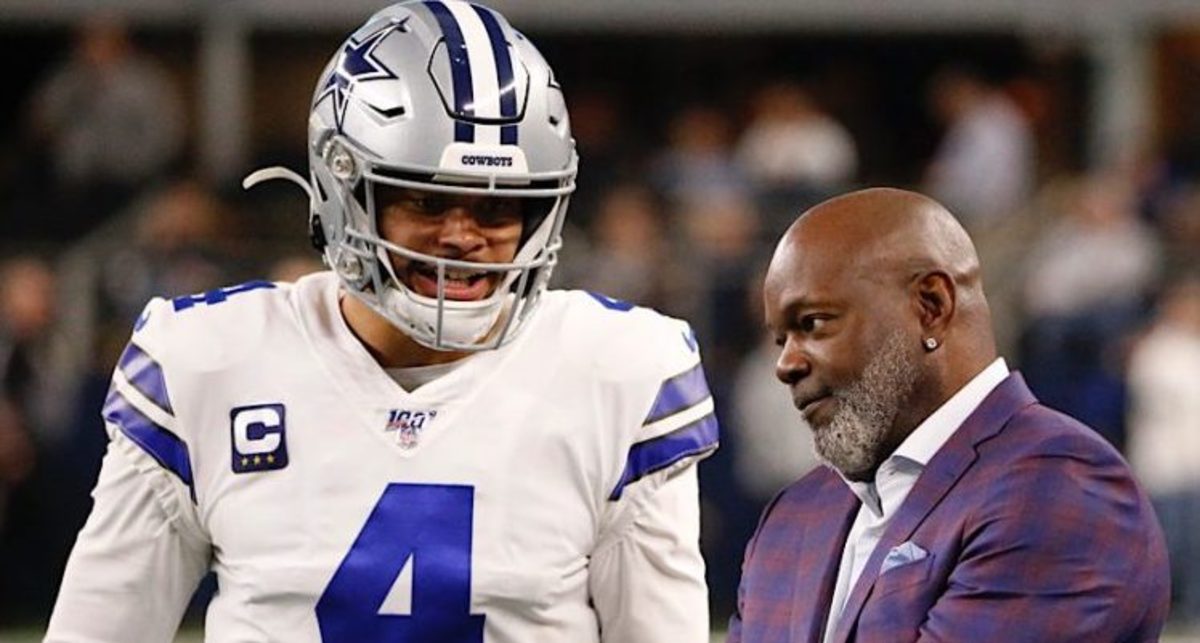Emmitt Smith (right) with Cowboys quarterback Dak Prescott in 2019.